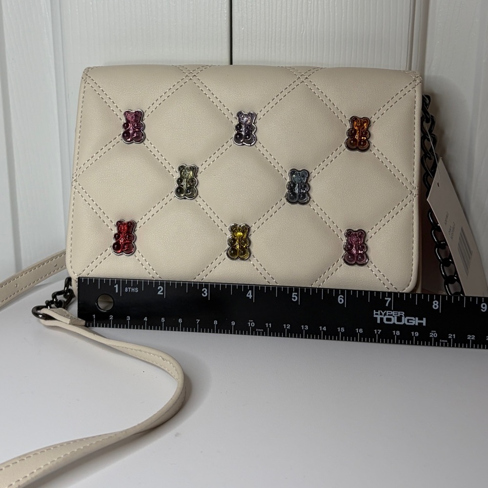 Betsy Johnson XOSybilg Gummy Bear Crossbody - Picture 5 of 13